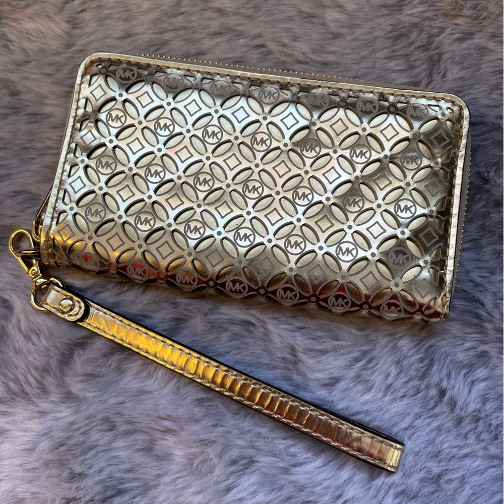 Michael Kors multi function wallet - gold perforated